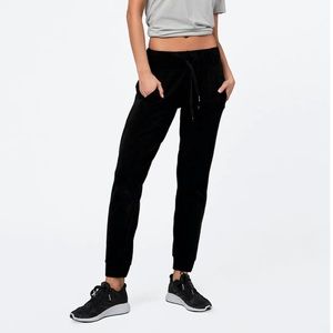 Ethika- Womens sweatpant black- short